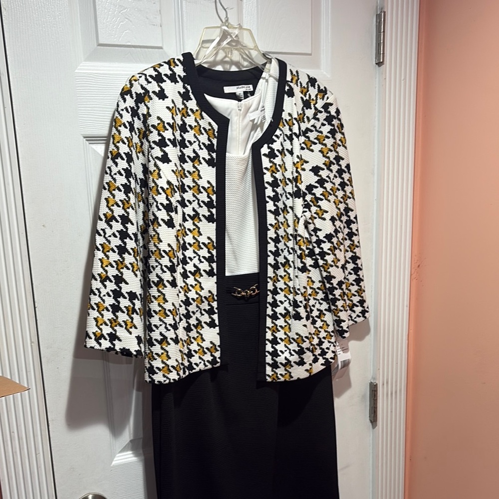Studio One Black and White Houndstooth Blazer